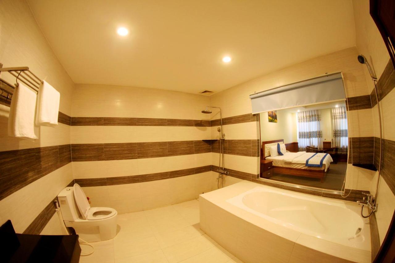 Capsule hotel Tran Long