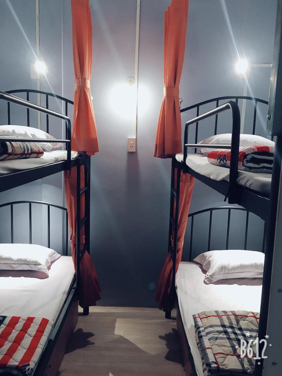 Sky House Hostel *