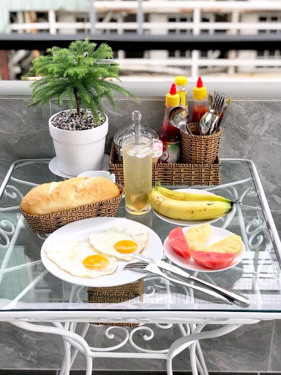 Louis - Bui Vien Walking Street Bed & Breakfast
