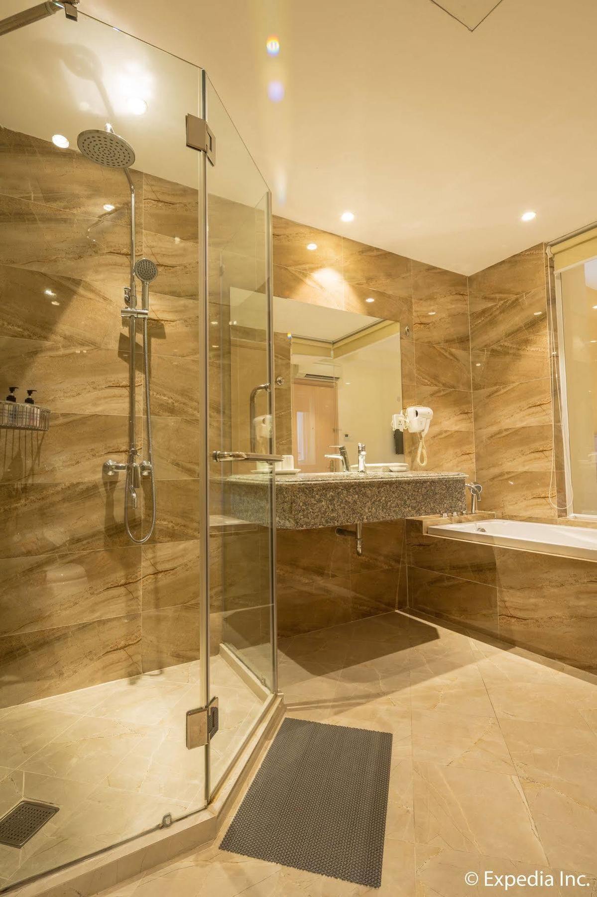 Hotel Sky Gem Sora 4*