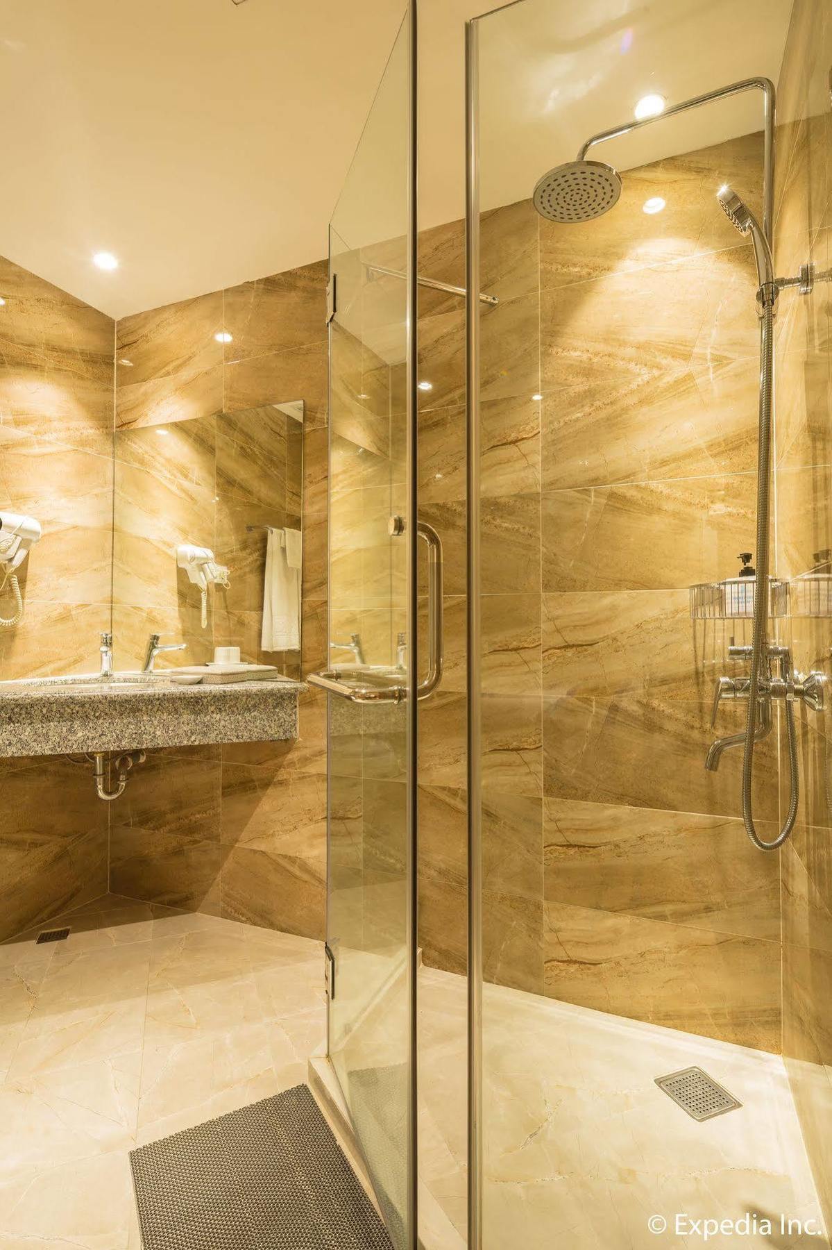 Hotel Sky Gem Sora 4*