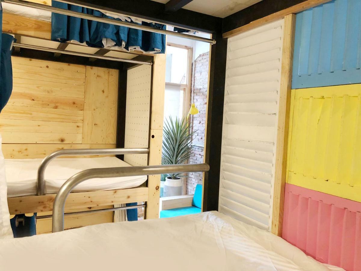 Hostel Jojo Dorm *