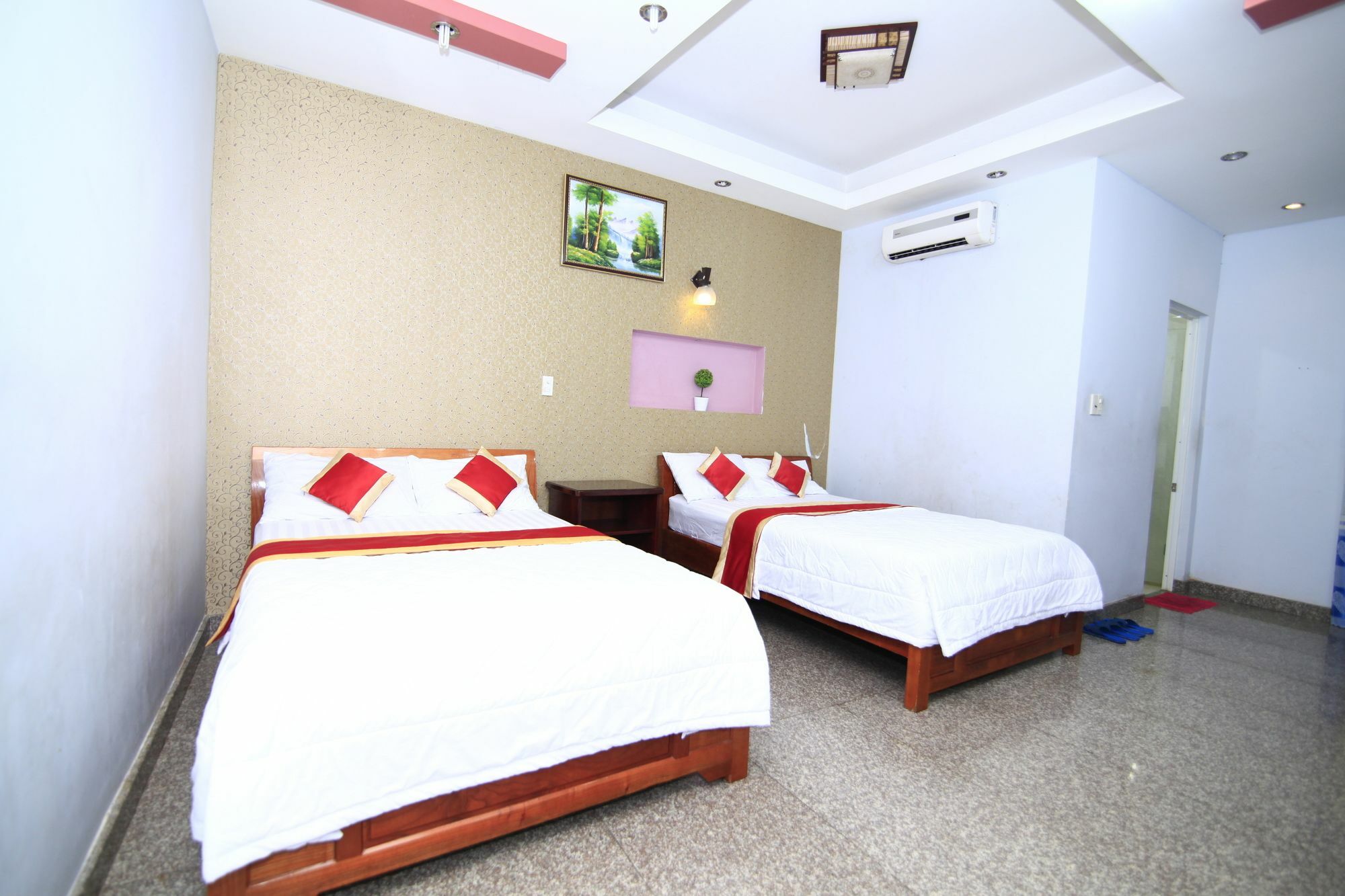 Truong Giang Hotel *