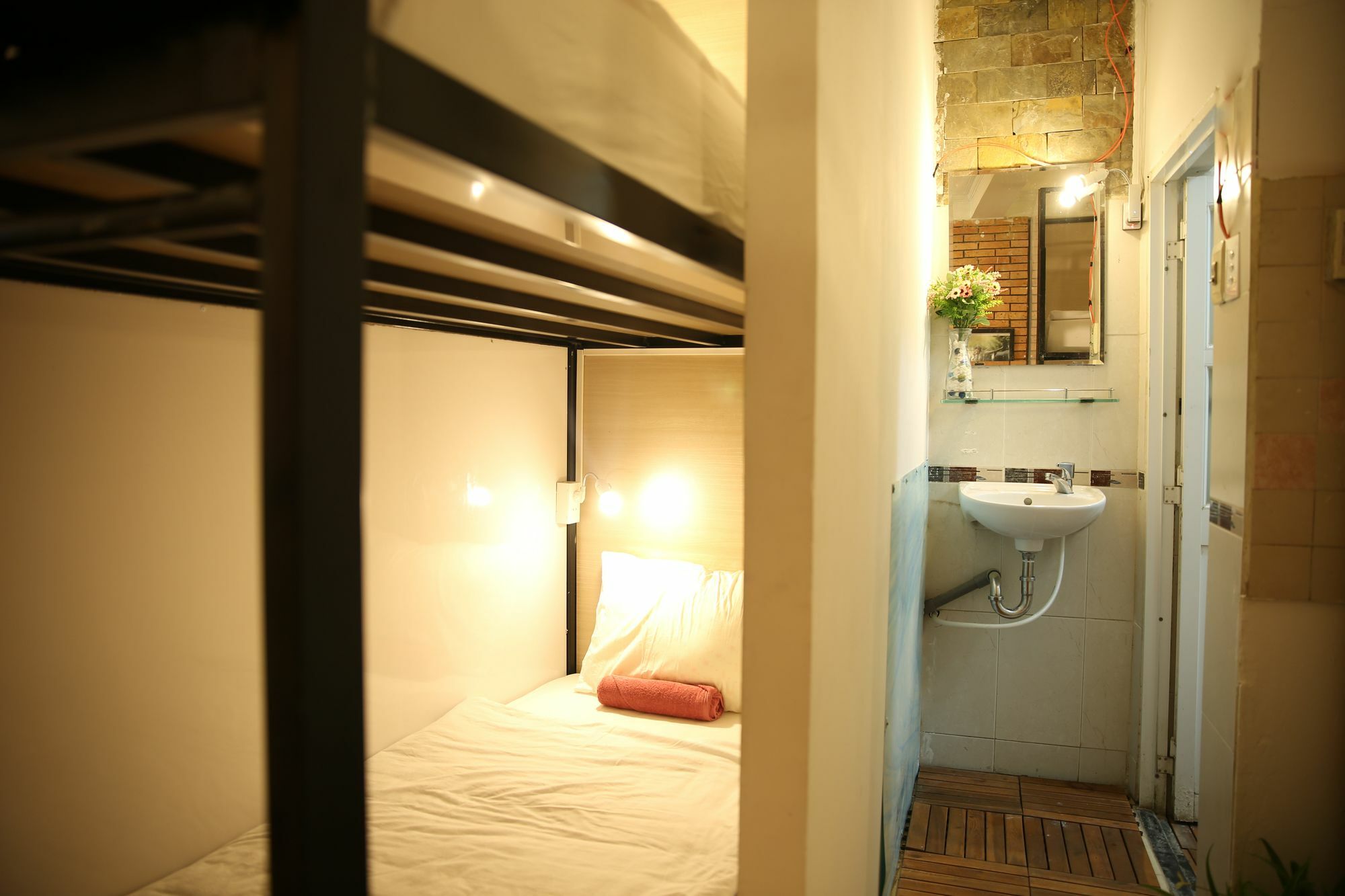 Hotel Oyo 708 The Cozi House - Ho Chi Minh City