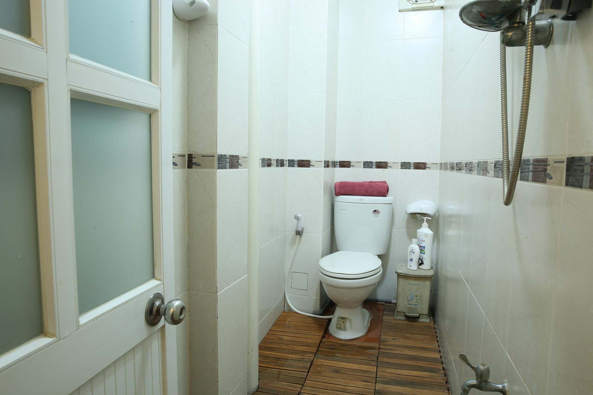 Oyo 708 The Cozi House - 2*