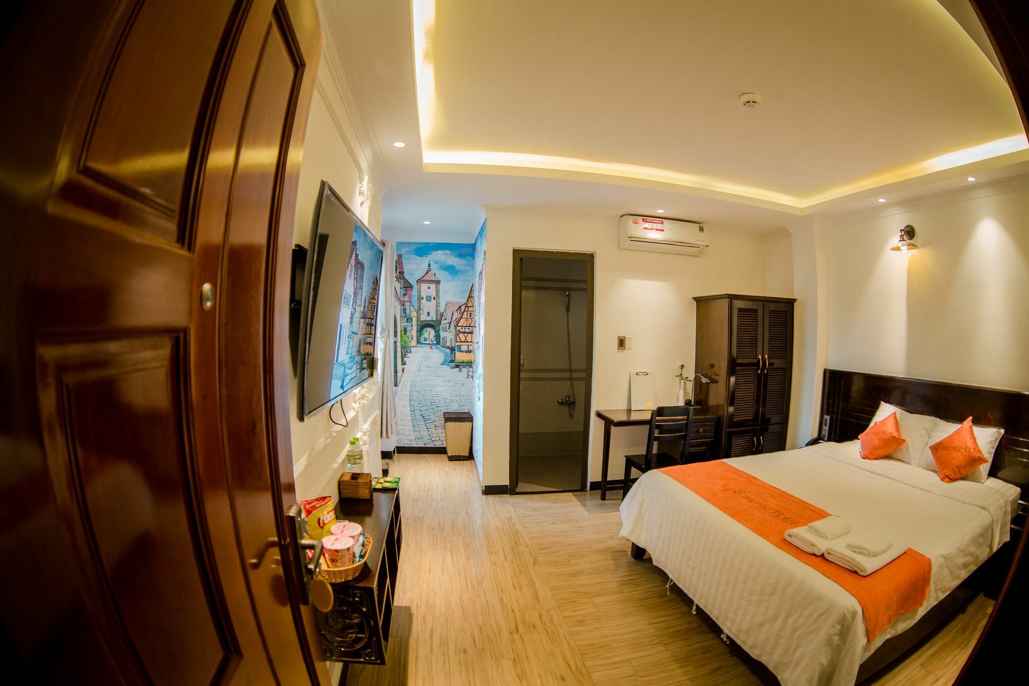Lotus Laverne Hotel 3*