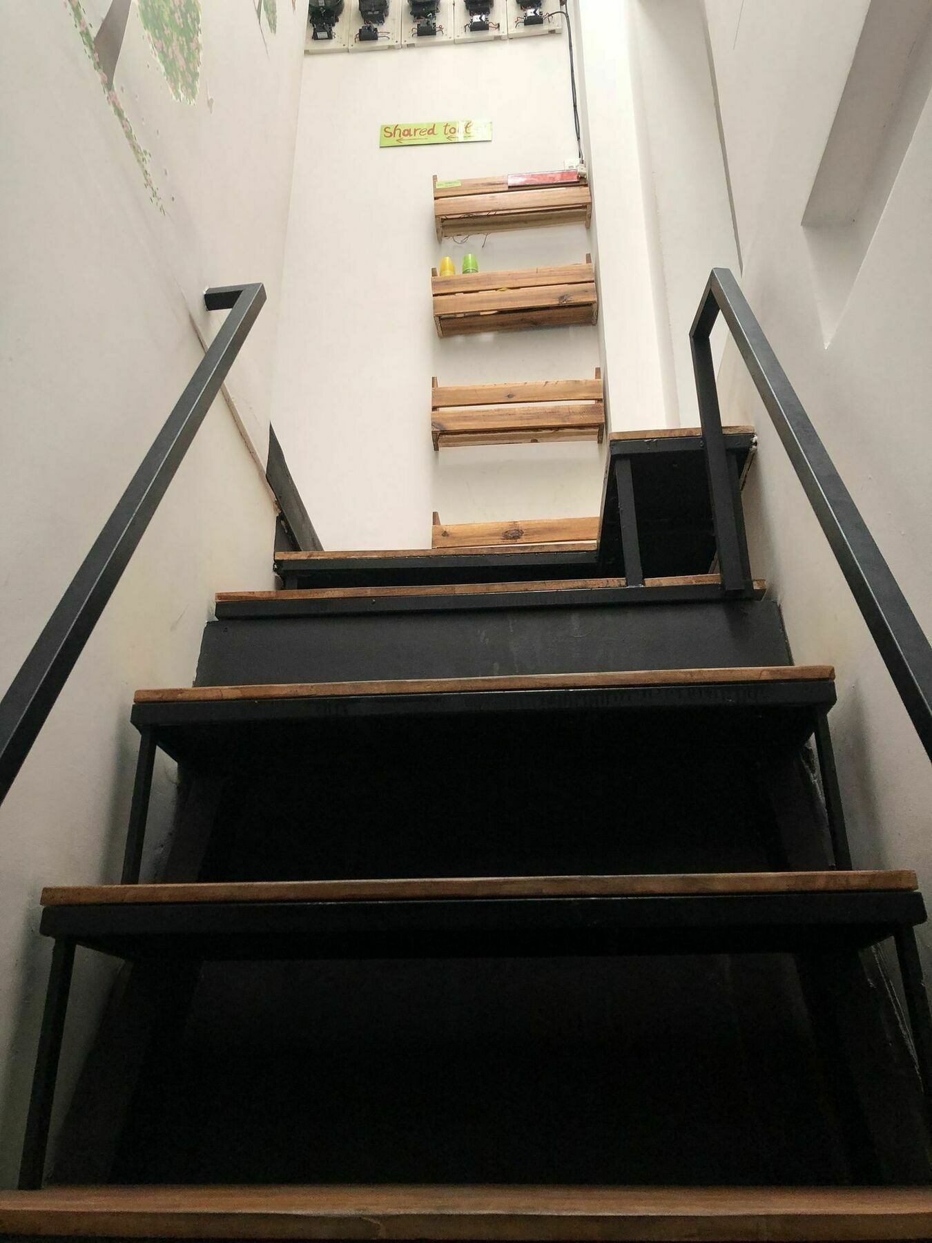 Diamond Rainbow - The Centre Hostel Ho Chi Minh City