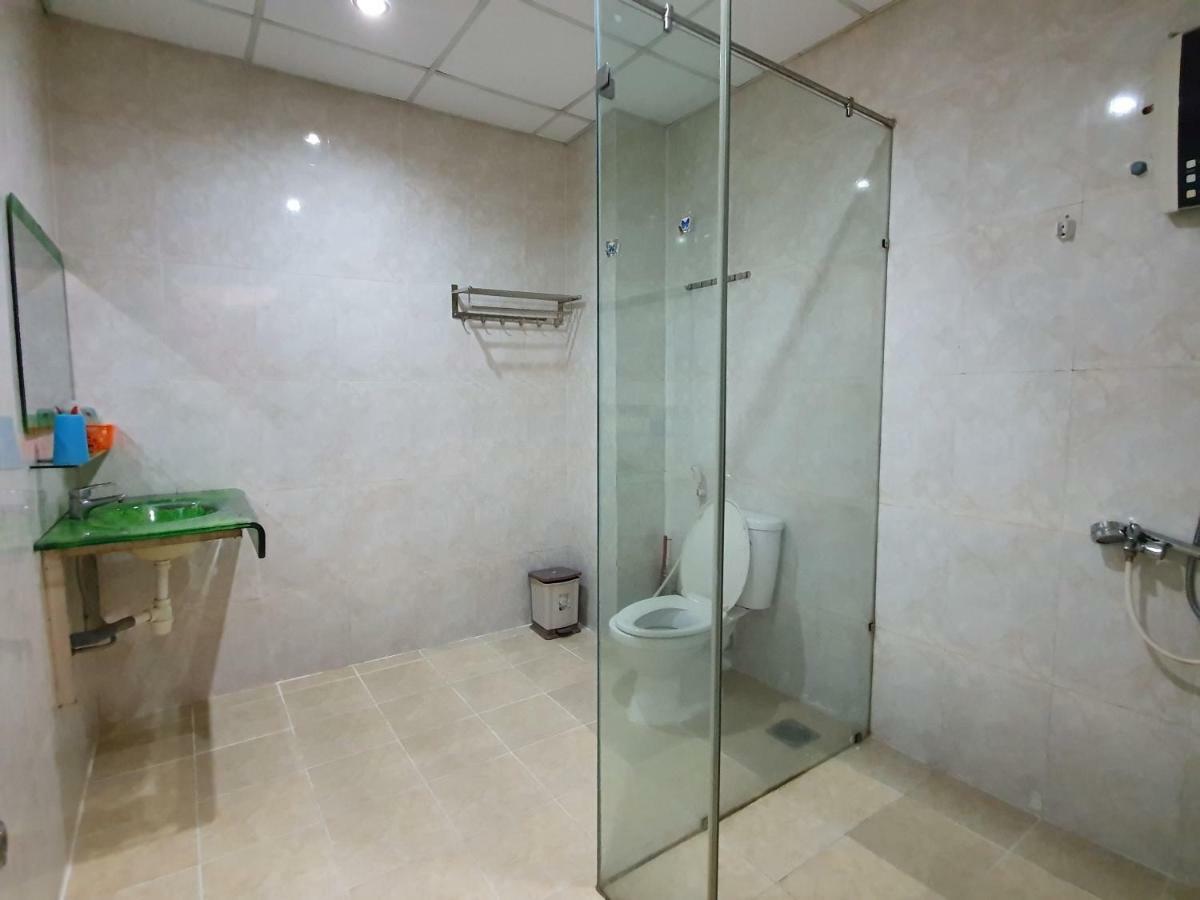 Truong Giang Hotel *