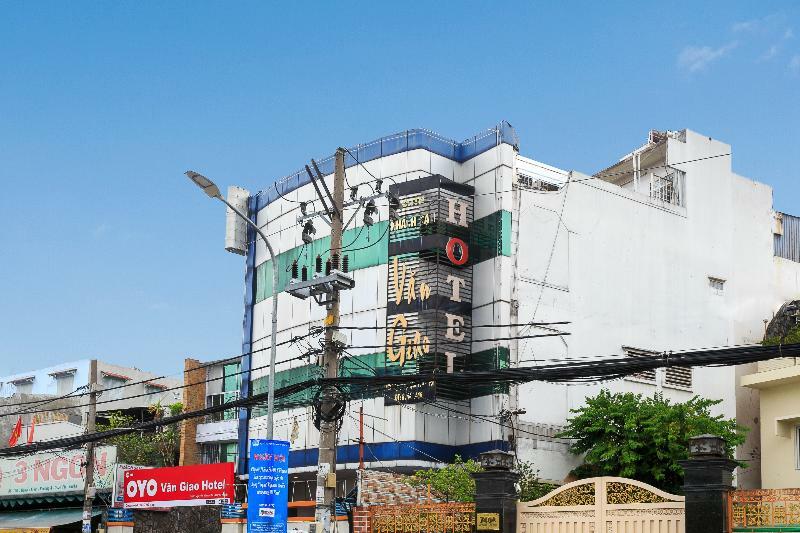 Giao Khách sạn 3*