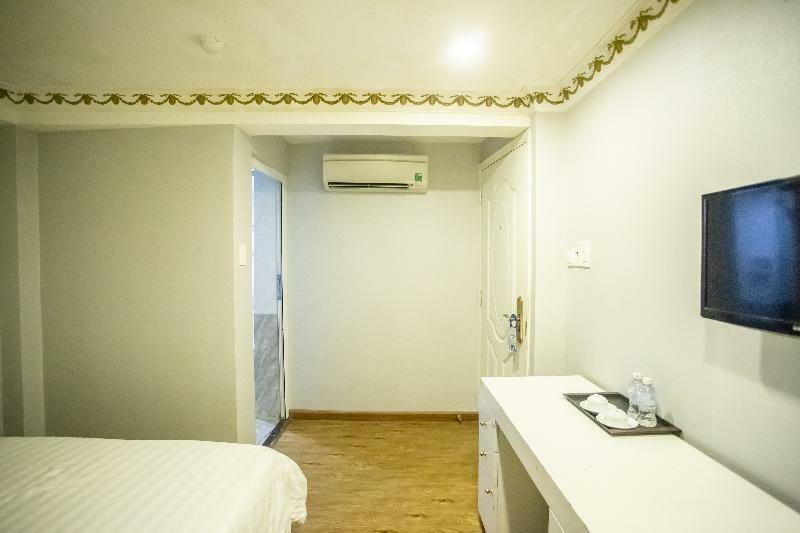 Bui Vien Walking Street Hotel 2*