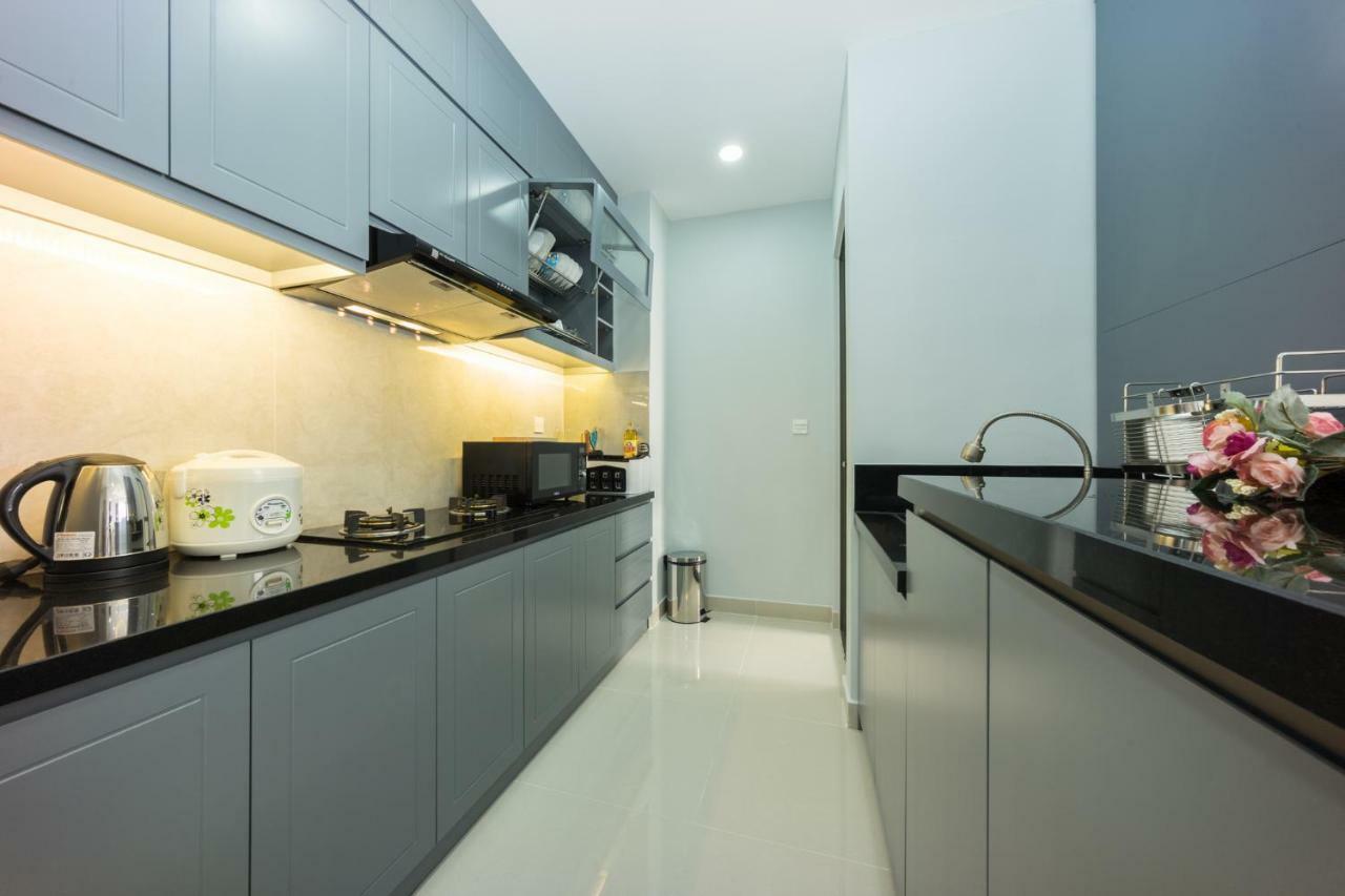 Spacious Saigon - Infinity Pool Signature Apartment