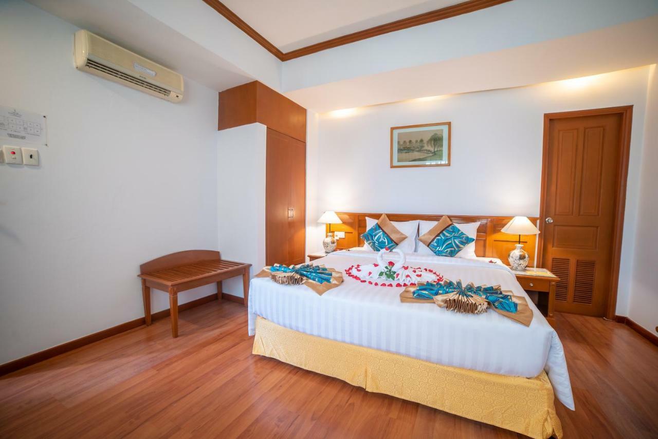 Oscar Saigon 4*