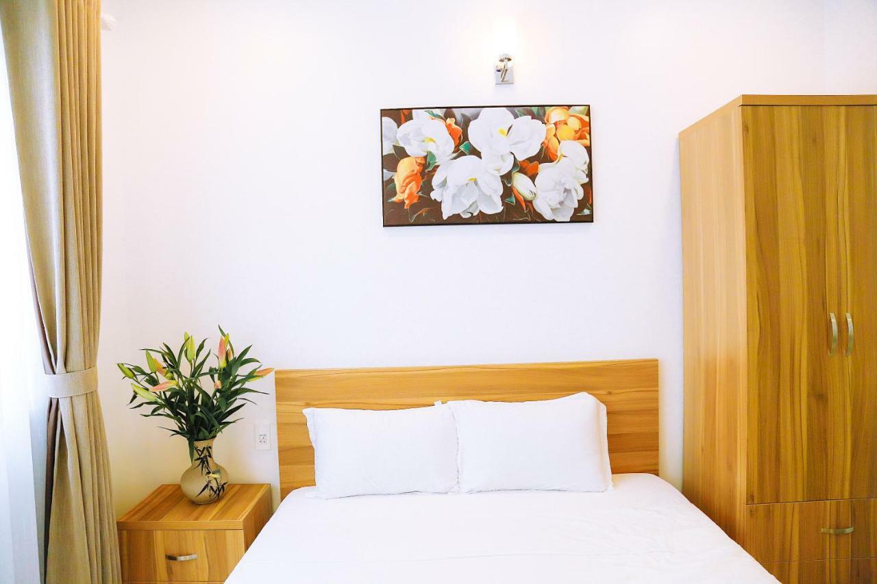 Louis - Bui Vien Walking Street Bed & Breakfast