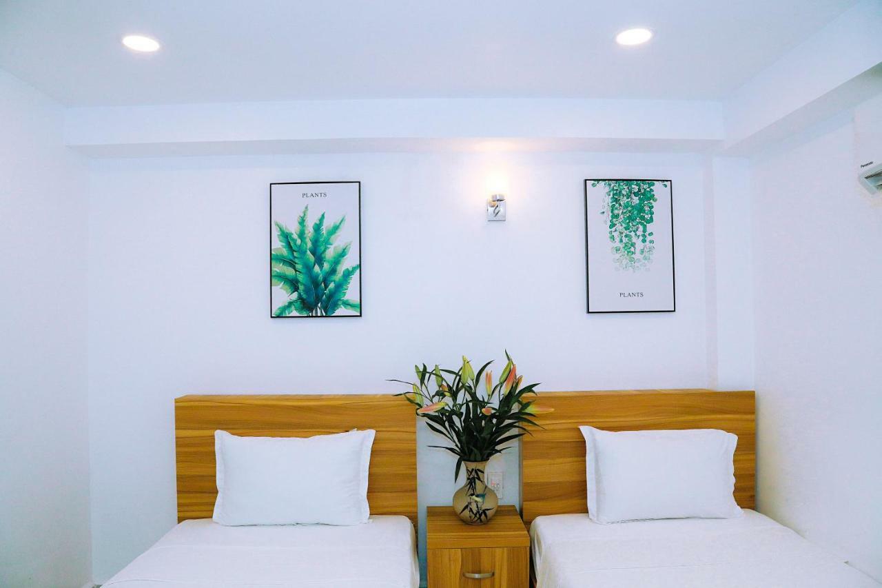 Louis - Bui Vien Walking Street Bed & Breakfast 2*