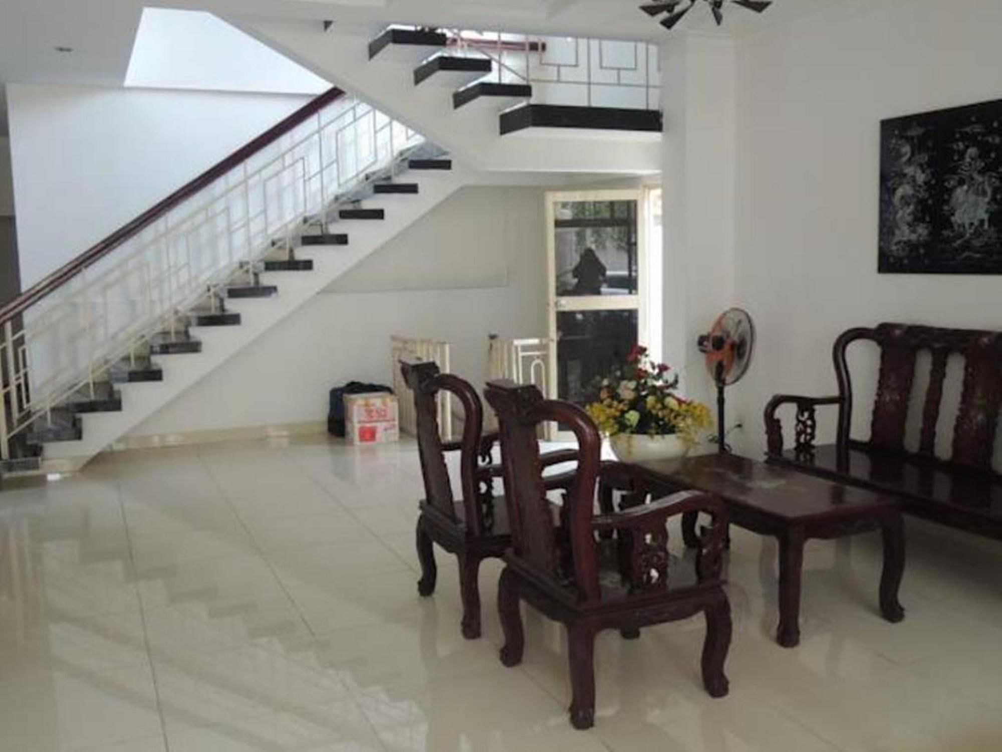 Phung Long Hotel Hotel