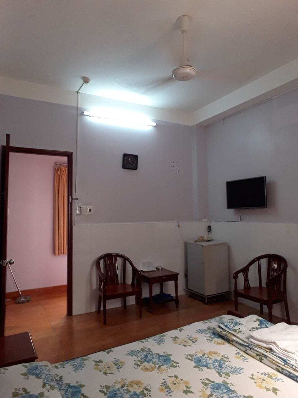 Economy hotel Thanh 1 2*