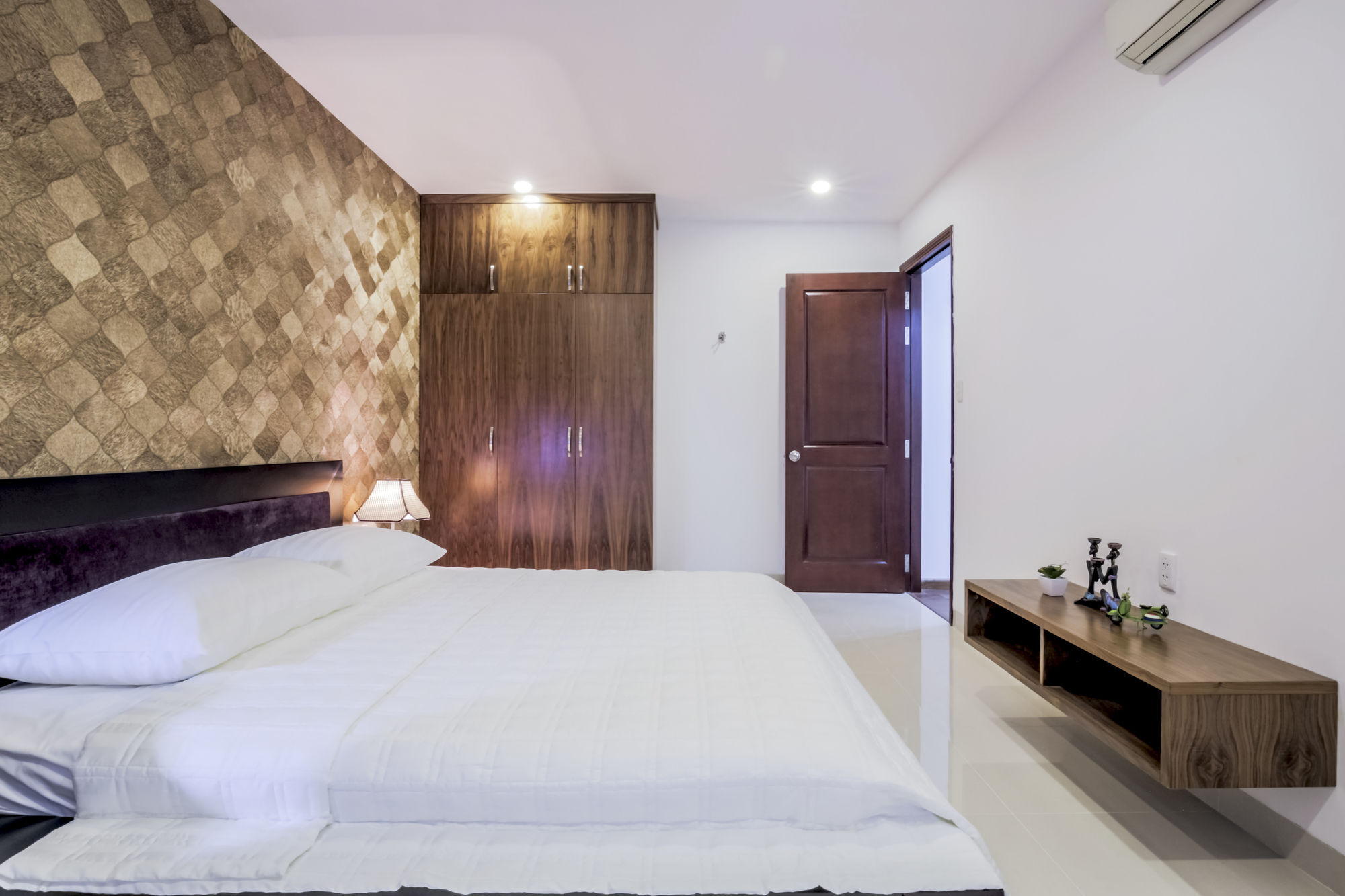 Apartment Poonsa Serviced *