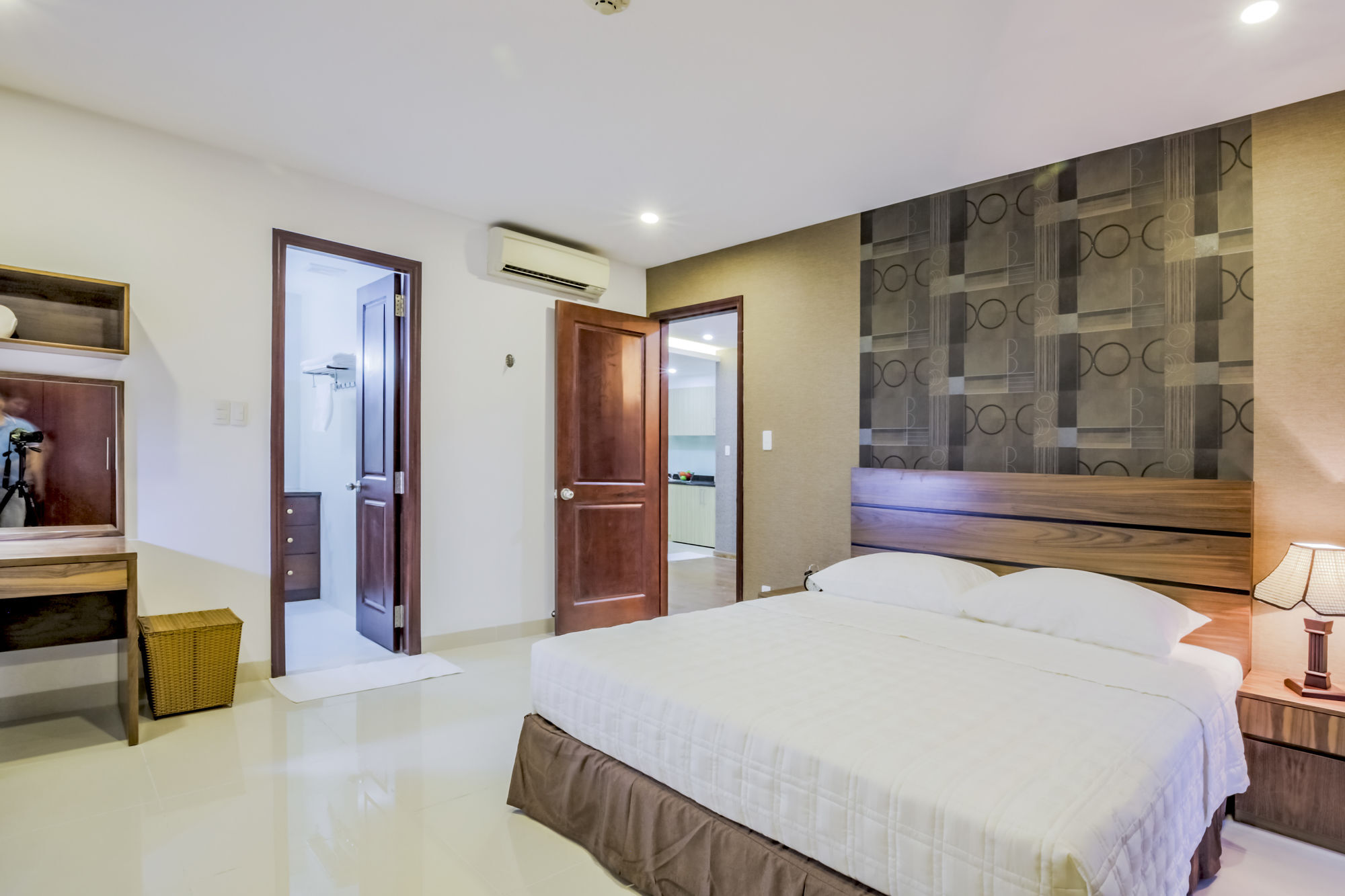 Poonsa Serviced Apartment