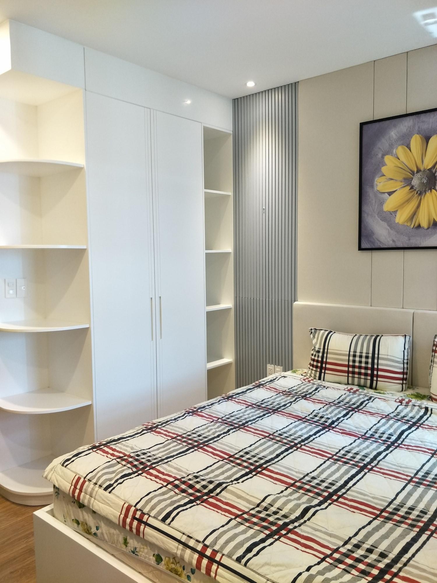 The Gold View - Thao Apartment *