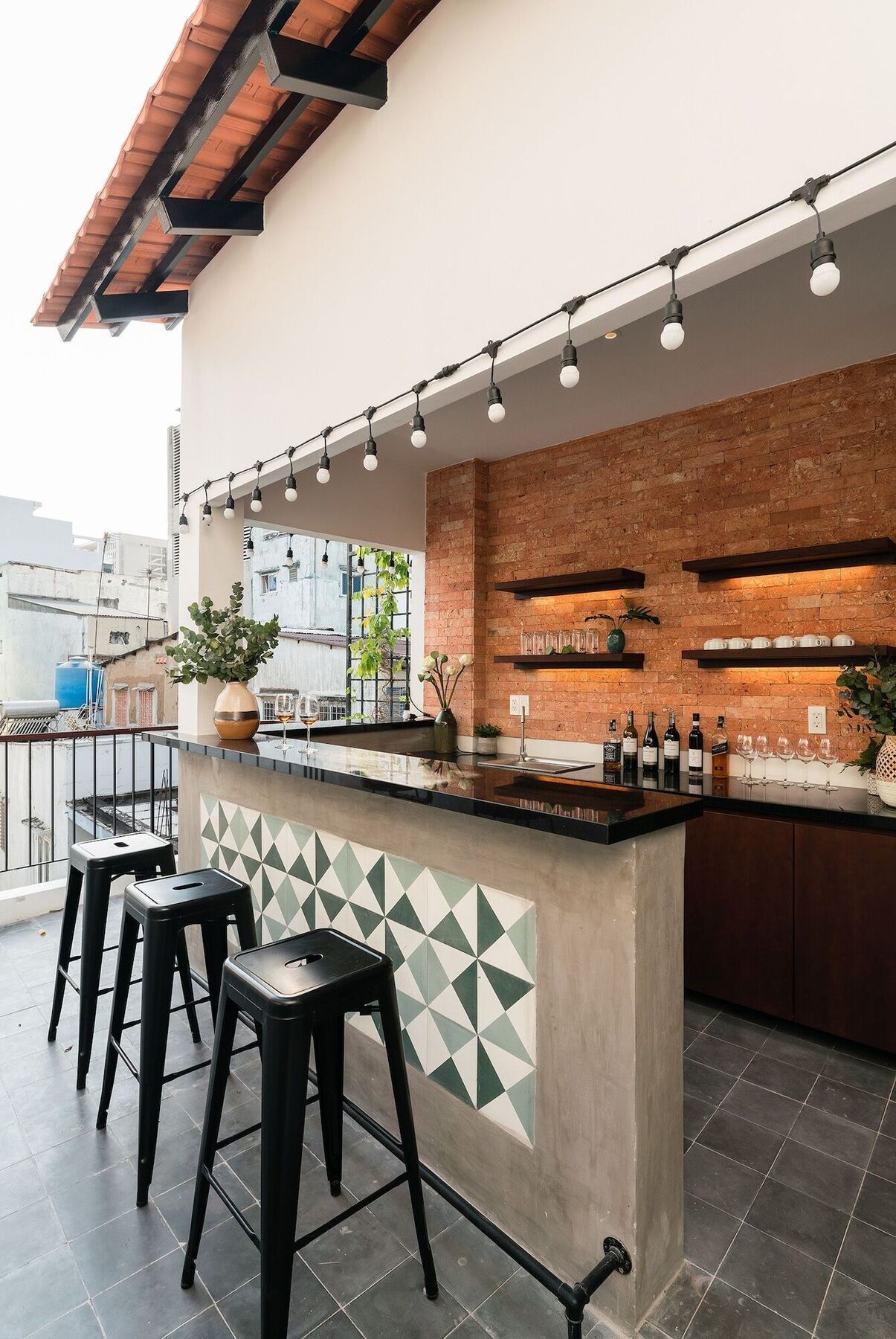 Apartment Triple E House *