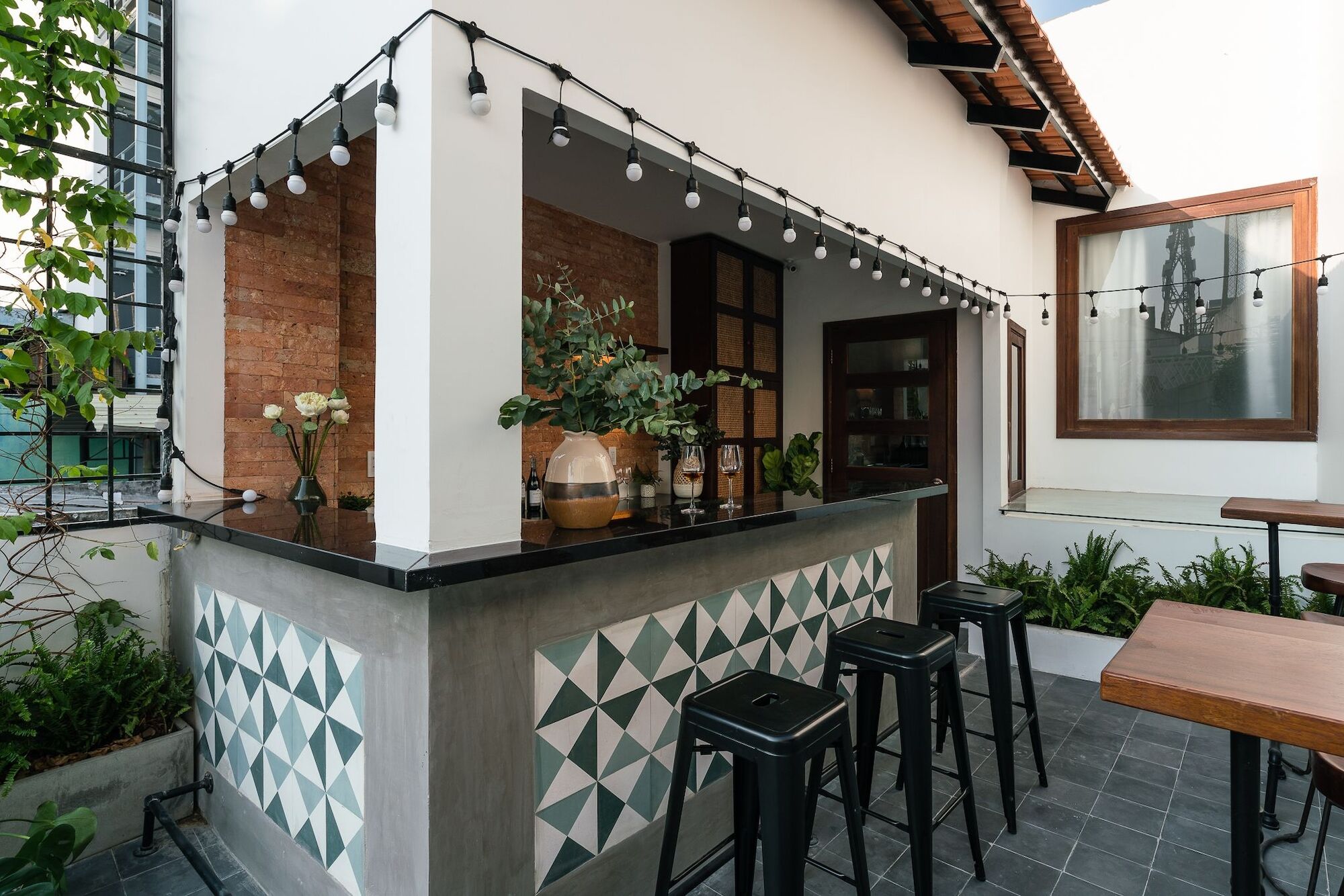 Triple E House Apartment *
