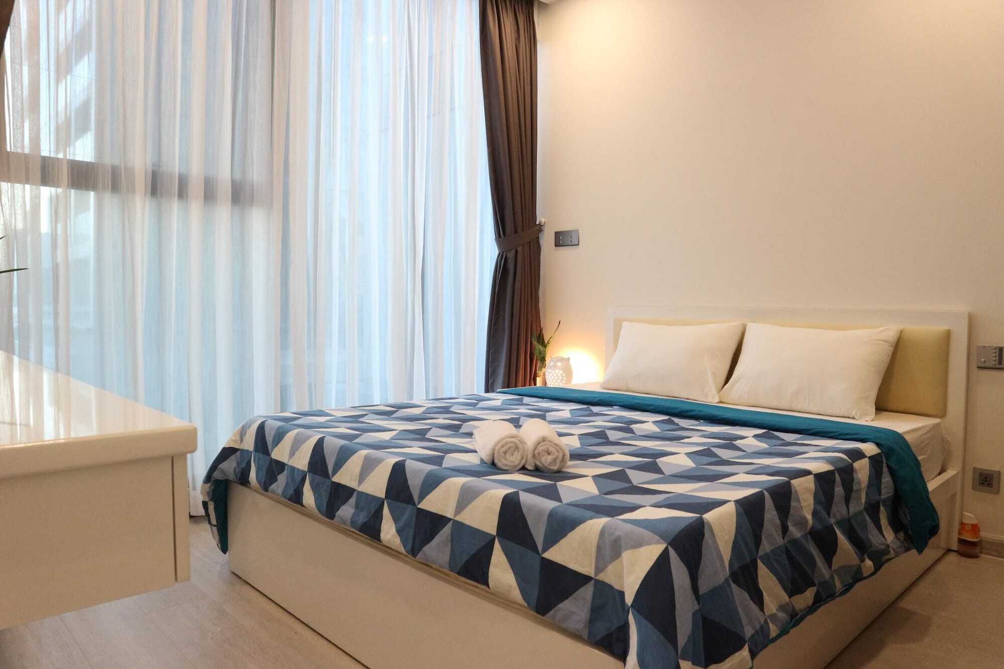 Vinhomes Golden River P'house *