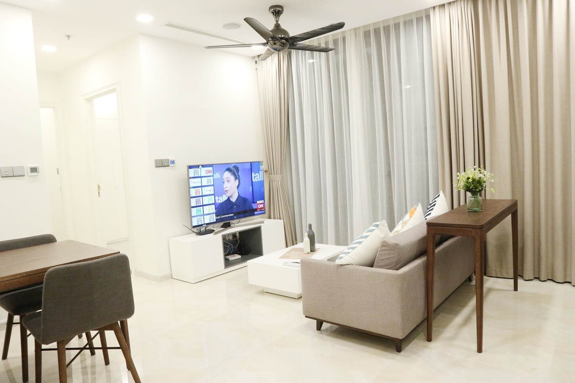 Vinhomes Golden River P'house * Ho Chi Minh City