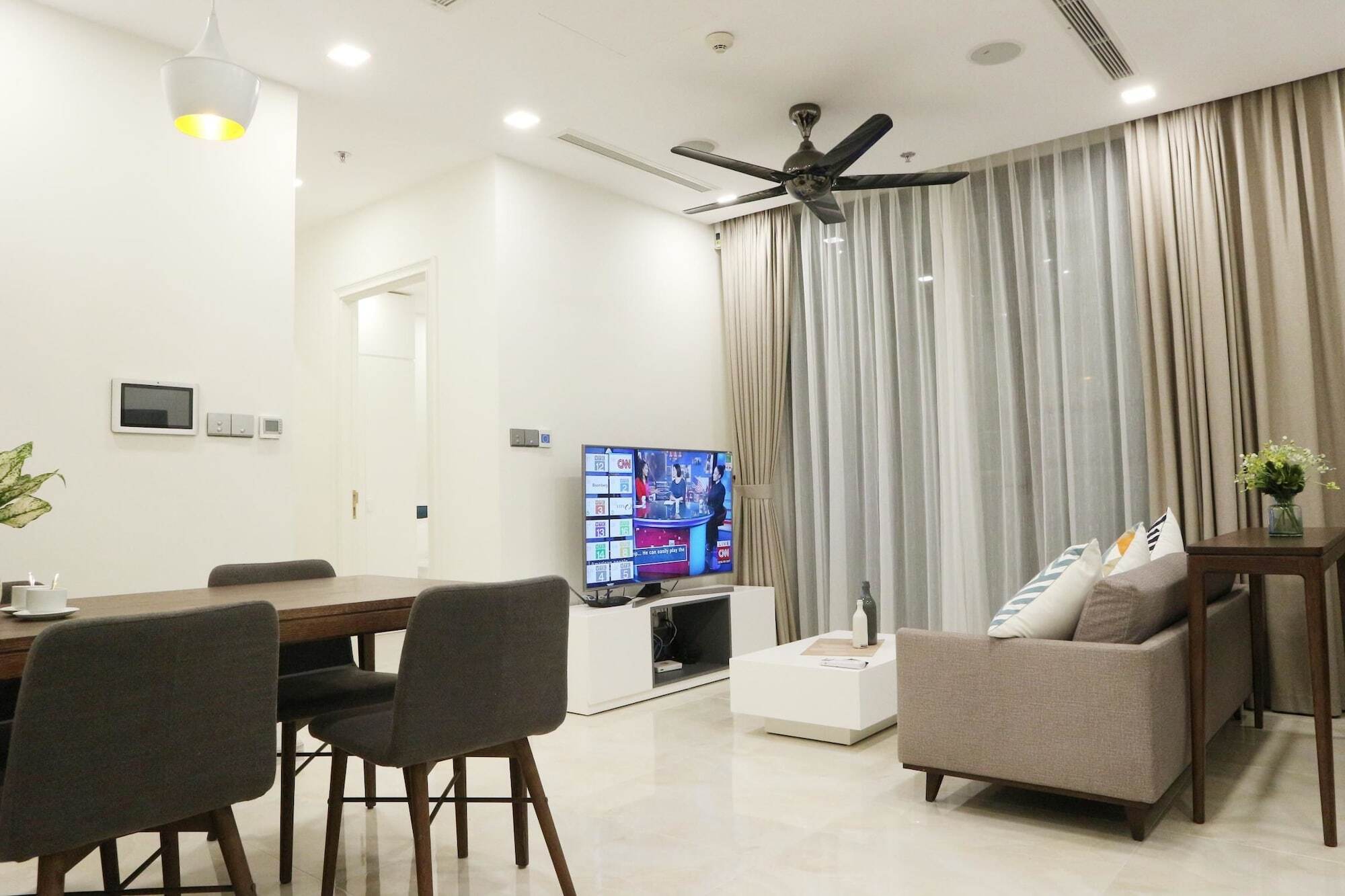 Vinhomes Golden River P'house *