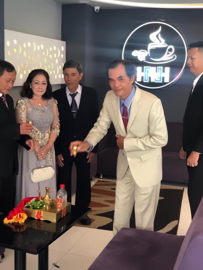 Hotel Ha Noi Near Tan Son Nhat Airport --- Free Airport Pick-up And Drop-off Available 24 A Day Ho Chi Minh City
