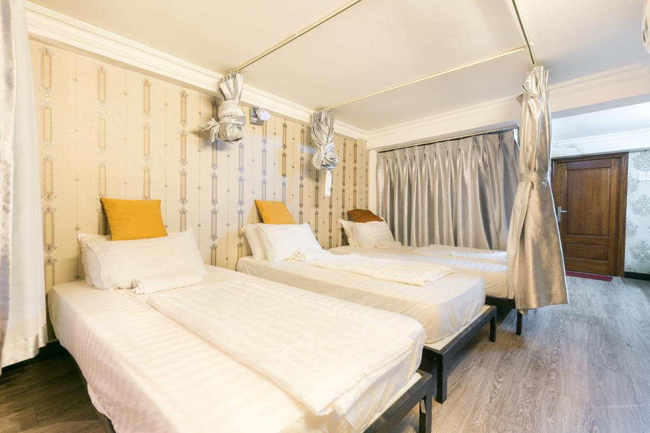 Hotel Oyo 708 The Cozi House - 2*