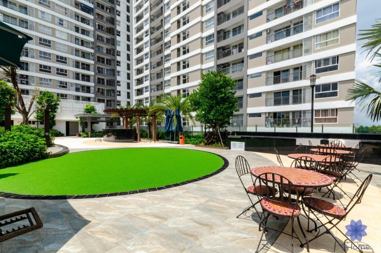 Ihome Orchard Park: Furnished With Gym, Pool & Airport Pickup Apartment *