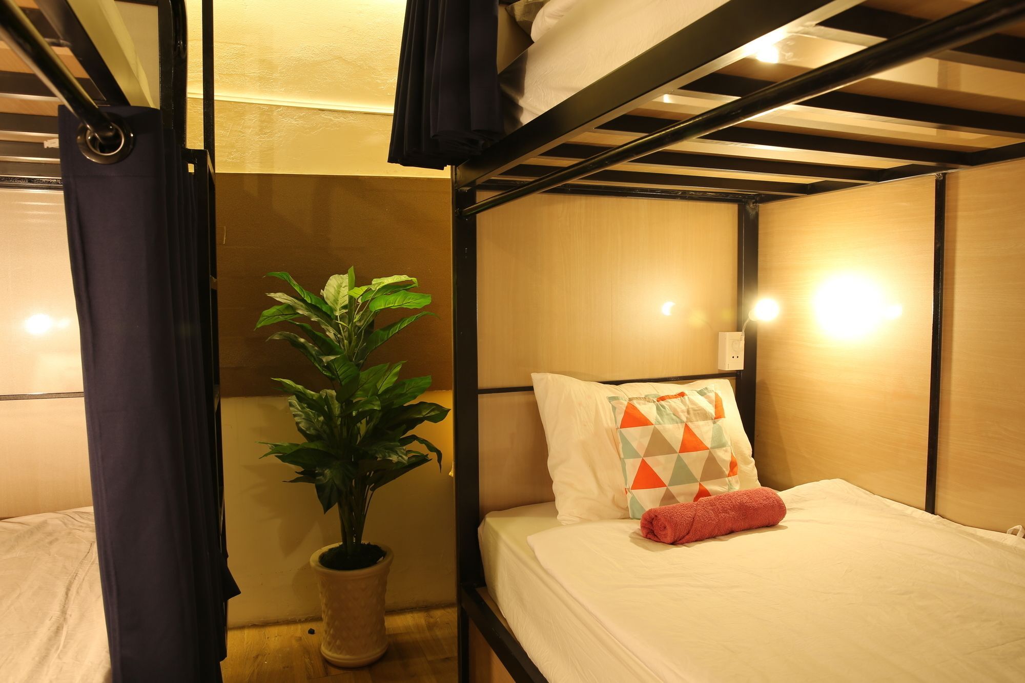 Hotel Oyo 708 The Cozi House - Ho Chi Minh City