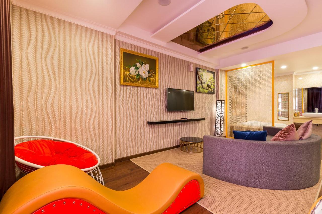 Oyo 1108 Iboss Hotel 2*