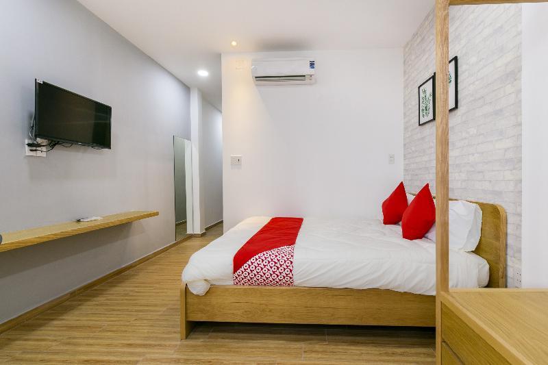 Oyo 414 Saigon Hotel 2*