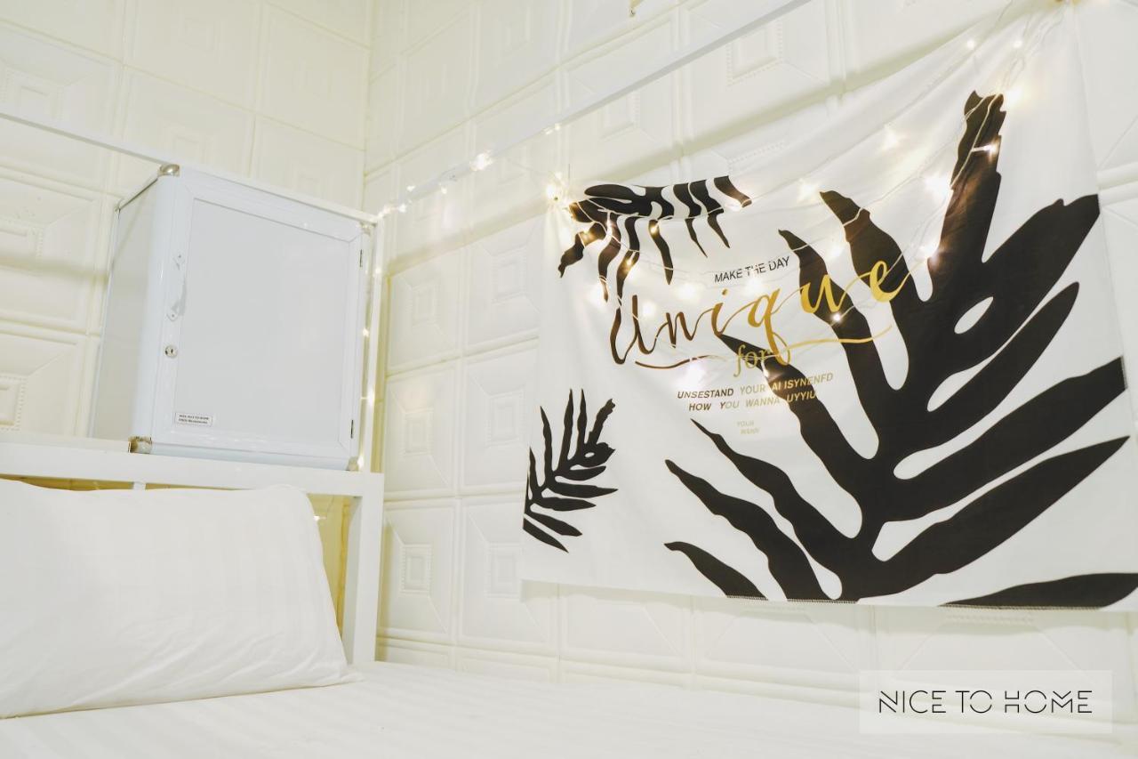 The Art - Nice To Saigon Homestay *