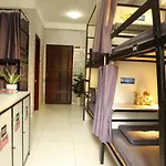 S Phuot Airport Hostel