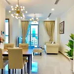 Luxhomes Saigon - Vinhomes Central Park