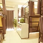 S Phuot Airport Hostel