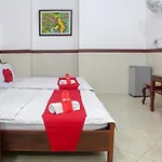 Reddoorz Plus Near Binh Tay Market