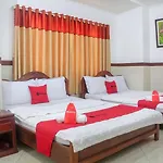 Reddoorz Plus Near Binh Tay Market