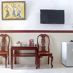 Reddoorz Plus Near Binh Tay Market