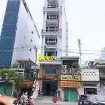 Bee 2 Hotel