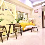 Rivergate - Luxury Apartments Across D1 - Free Pool,Gym,Netflix