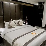 Tuong VI Corner