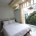 Aloha Hotel
