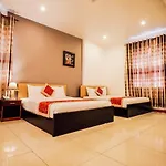 Sunflowers Hotel Airport