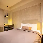 La Hotel Q10
