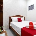 Reddoorz Luxury Hotel Vuon Lai