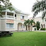 Vietnam Golf - Lake View Villas