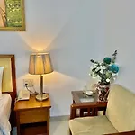 Reddoorz Ruby Star Hotel Truong Dinh